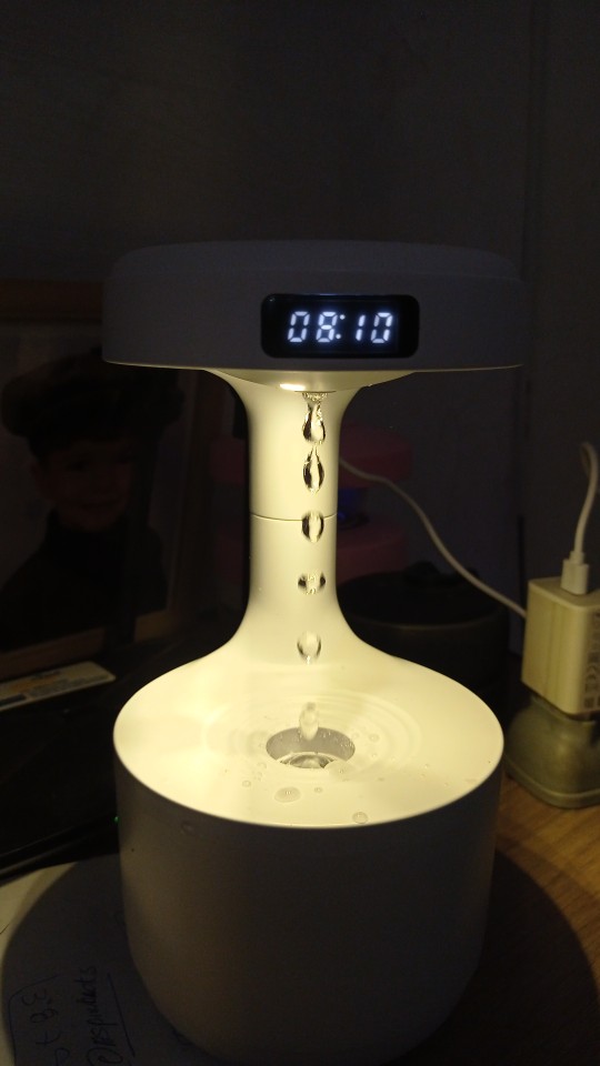 Anti-gravity Water Drop Humidifier 2 photo review